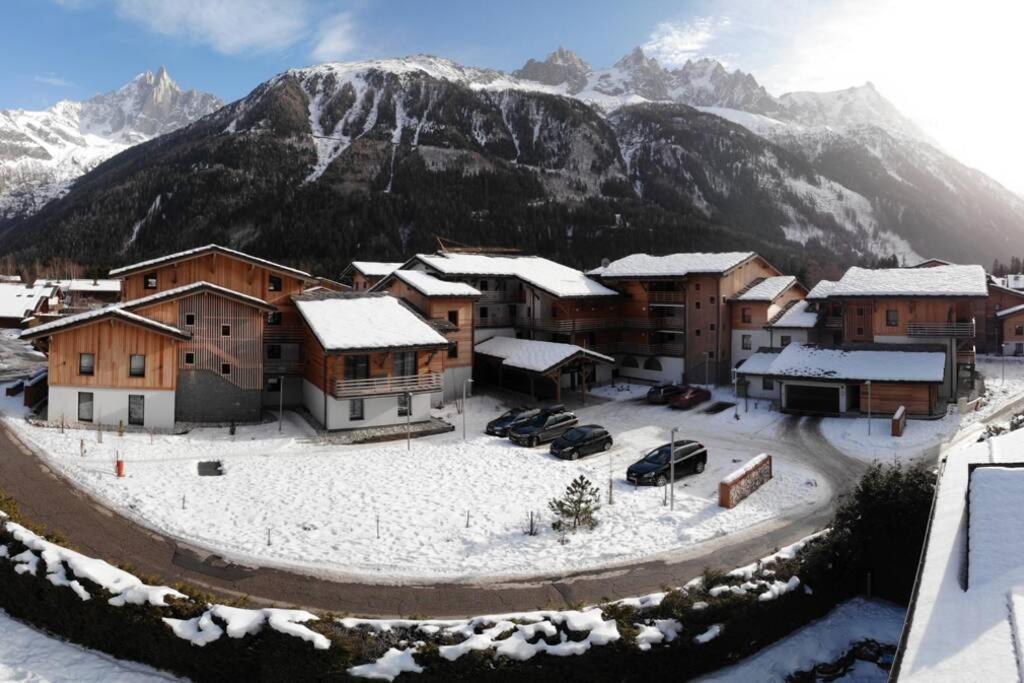 chic appart 6 pers dans résidence luxueuse La Cordee wellness gym piscine OUVERT et télétravail Chamonix Extérieur photo