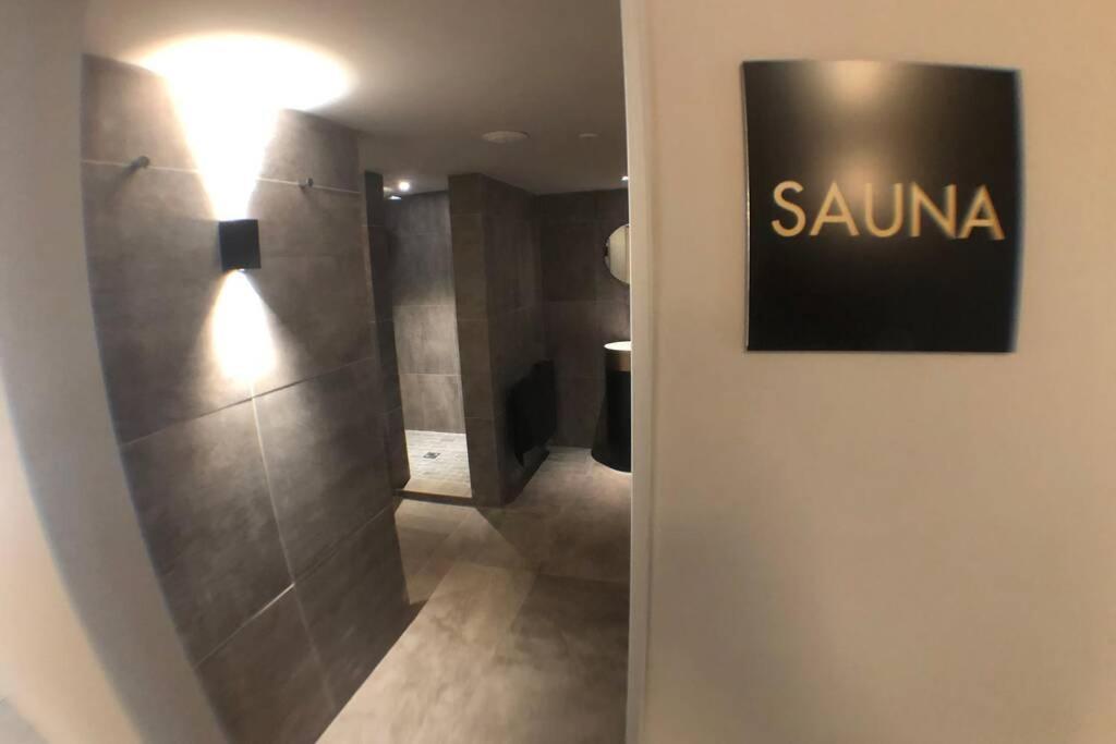 chic appart 6 pers dans résidence luxueuse La Cordee wellness gym piscine OUVERT et télétravail Chamonix Extérieur photo