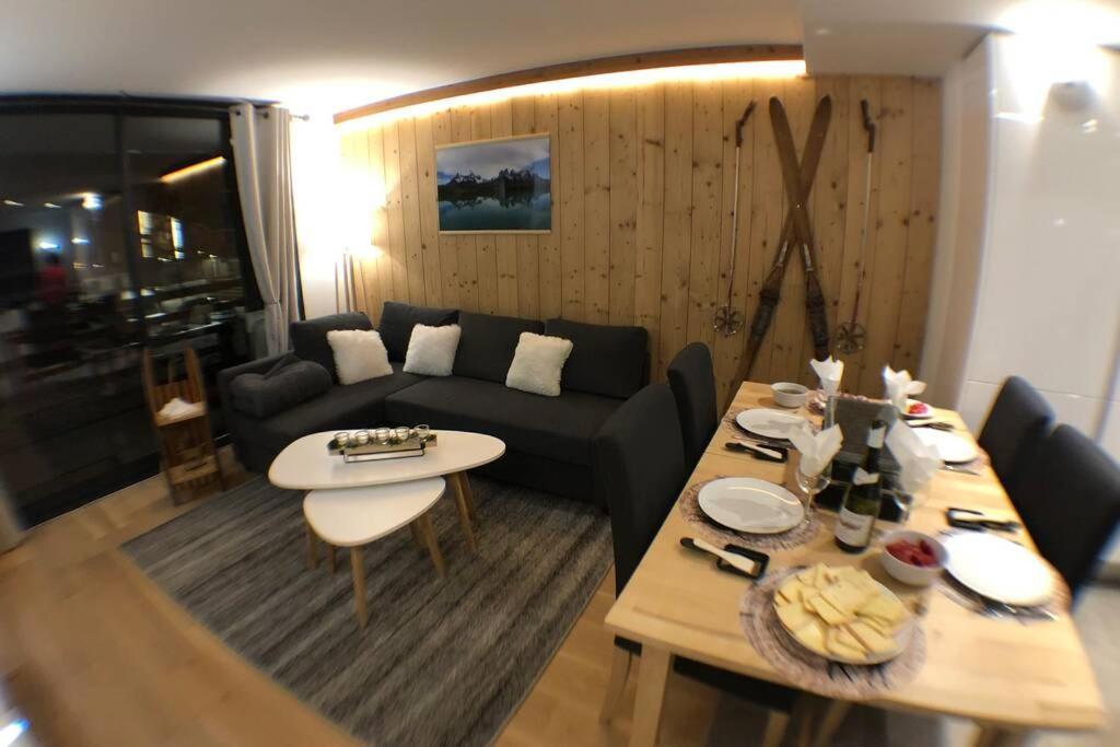 chic appart 6 pers dans résidence luxueuse La Cordee wellness gym piscine OUVERT et télétravail Chamonix Extérieur photo