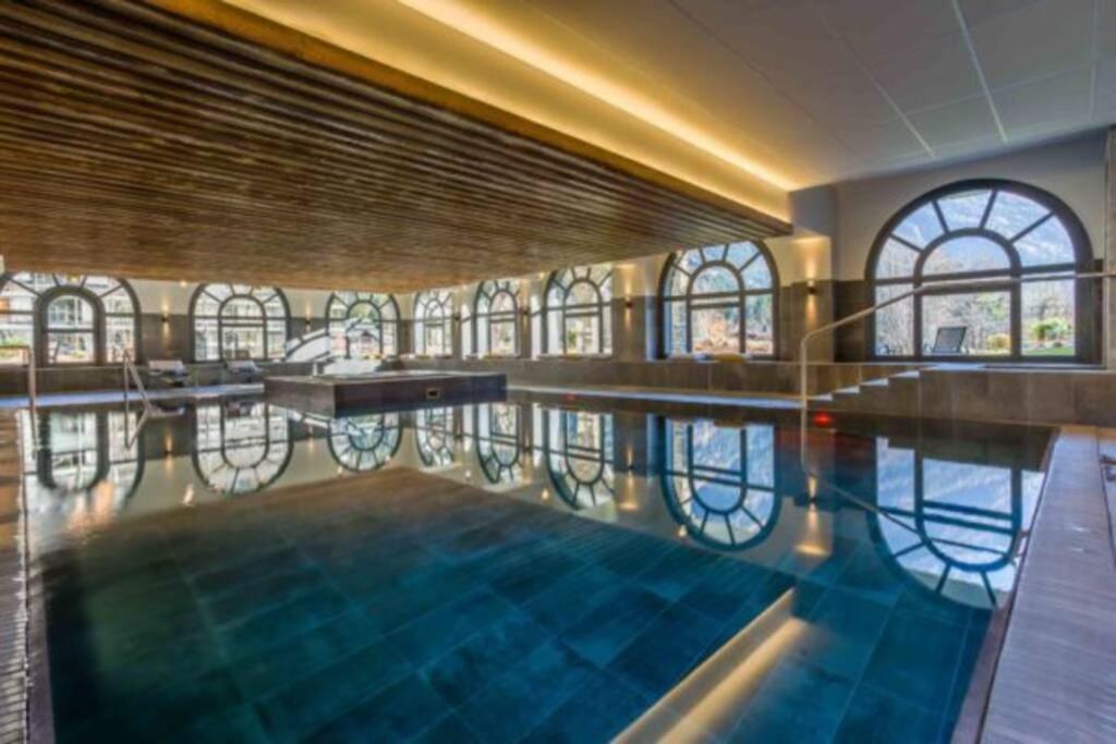 chic appart 6 pers dans résidence luxueuse La Cordee wellness gym piscine OUVERT et télétravail Chamonix Extérieur photo