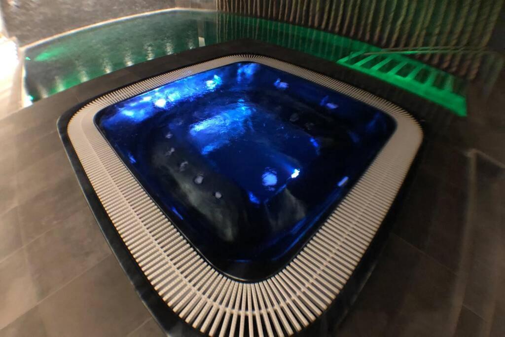 chic appart 6 pers dans résidence luxueuse La Cordee wellness gym piscine OUVERT et télétravail Chamonix Extérieur photo